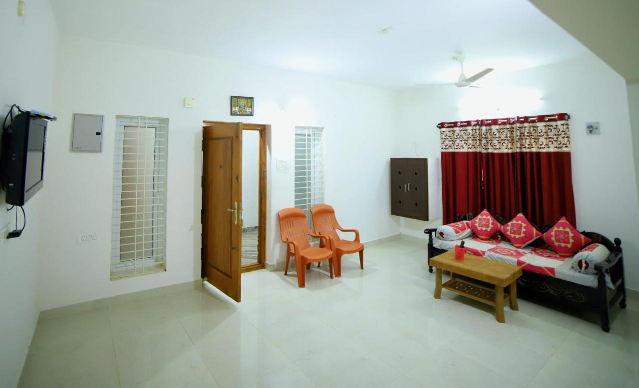 Truelife Homestays - Alamelu Avenue - Fully Furnished Ac 2Bhk Apartments In Tirupati - Walkable To Restaurants & Super Market - Fast Wifi - Kitchen - Easy Access To Airport, Railway Station, Sri Padmavathi & Tirumala Temple Εξωτερικό φωτογραφία
