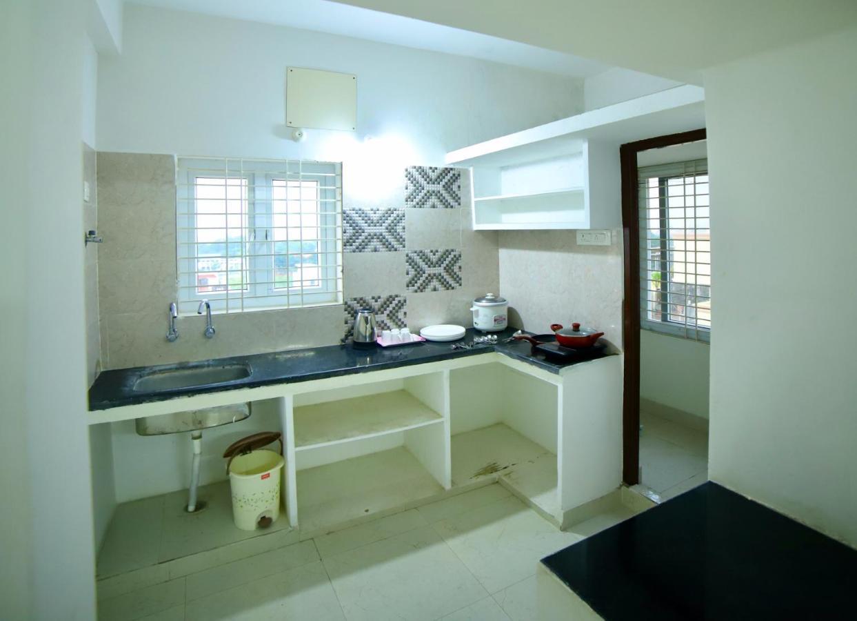 Truelife Homestays - Alamelu Avenue - Fully Furnished Ac 2Bhk Apartments In Tirupati - Walkable To Restaurants & Super Market - Fast Wifi - Kitchen - Easy Access To Airport, Railway Station, Sri Padmavathi & Tirumala Temple Εξωτερικό φωτογραφία