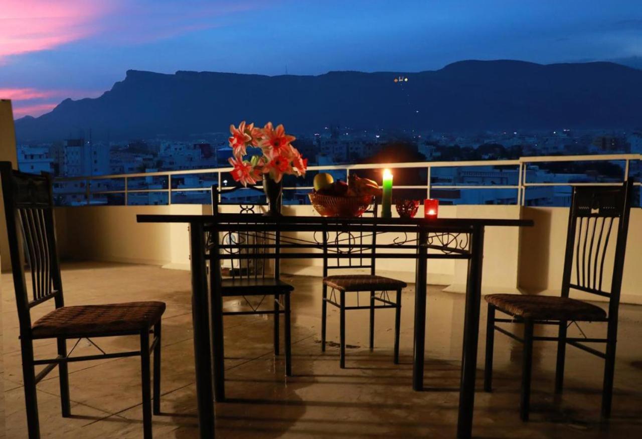 Truelife Homestays - Alamelu Avenue - Fully Furnished Ac 2Bhk Apartments In Tirupati - Walkable To Restaurants & Super Market - Fast Wifi - Kitchen - Easy Access To Airport, Railway Station, Sri Padmavathi & Tirumala Temple Εξωτερικό φωτογραφία