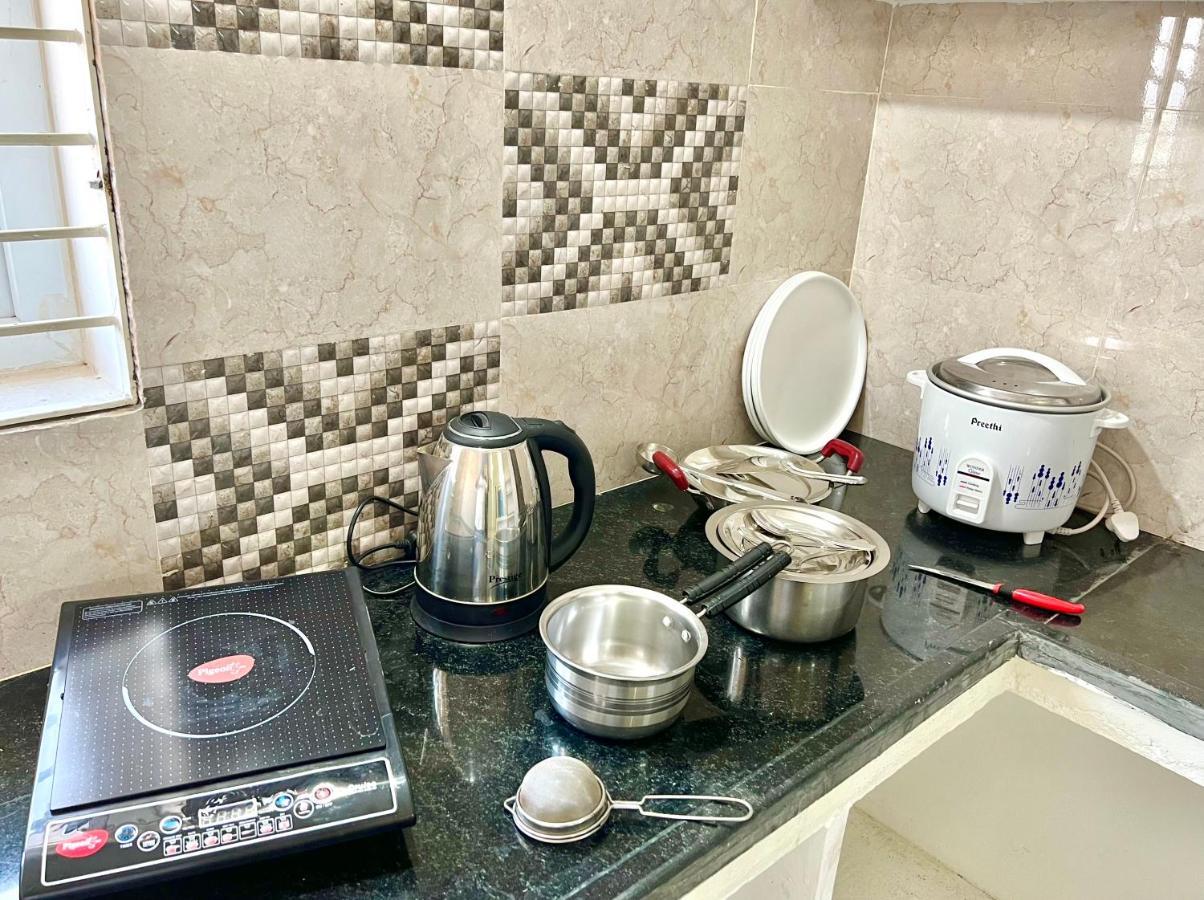 Truelife Homestays - Alamelu Avenue - Fully Furnished Ac 2Bhk Apartments In Tirupati - Walkable To Restaurants & Super Market - Fast Wifi - Kitchen - Easy Access To Airport, Railway Station, Sri Padmavathi & Tirumala Temple Εξωτερικό φωτογραφία